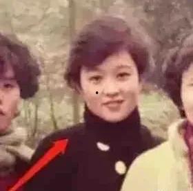 娱乐吃瓜老少女是谁,她是如何成为网络红人的？